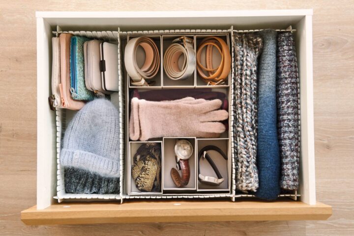 organizar bolsos consejos practicos para reducir el desorden